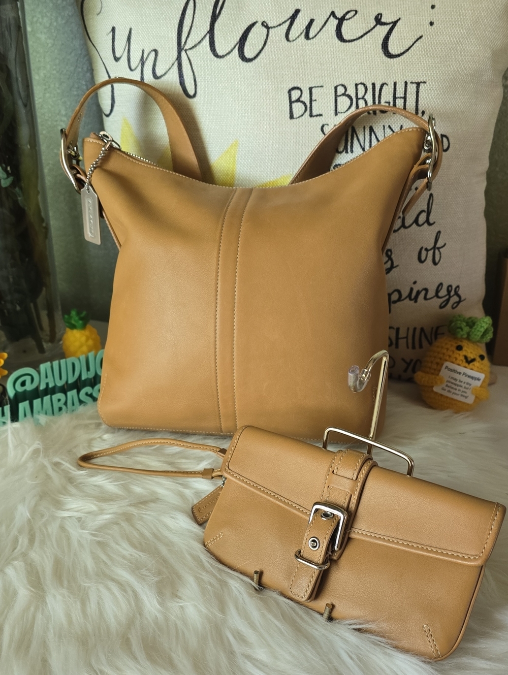 SOLD  SOLD Slim Duffle  Y2K 2 Way Bag With Matching Wristlet EUC